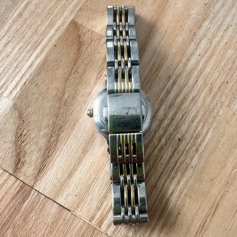 Dainty Elgin ladies two toned dress watch NEW BATTERY